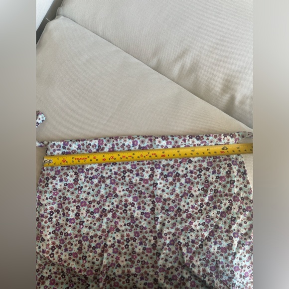 Aritzia flowery skirt - Picture 5 of 9